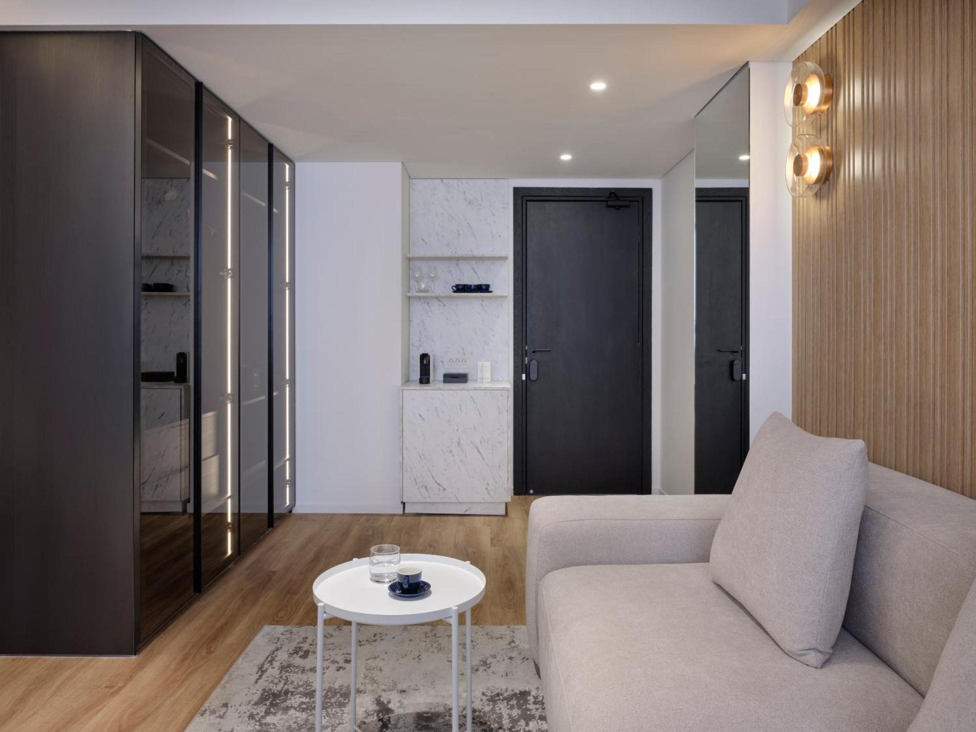 Nur Aparthotel Атина Екстериор снимка
