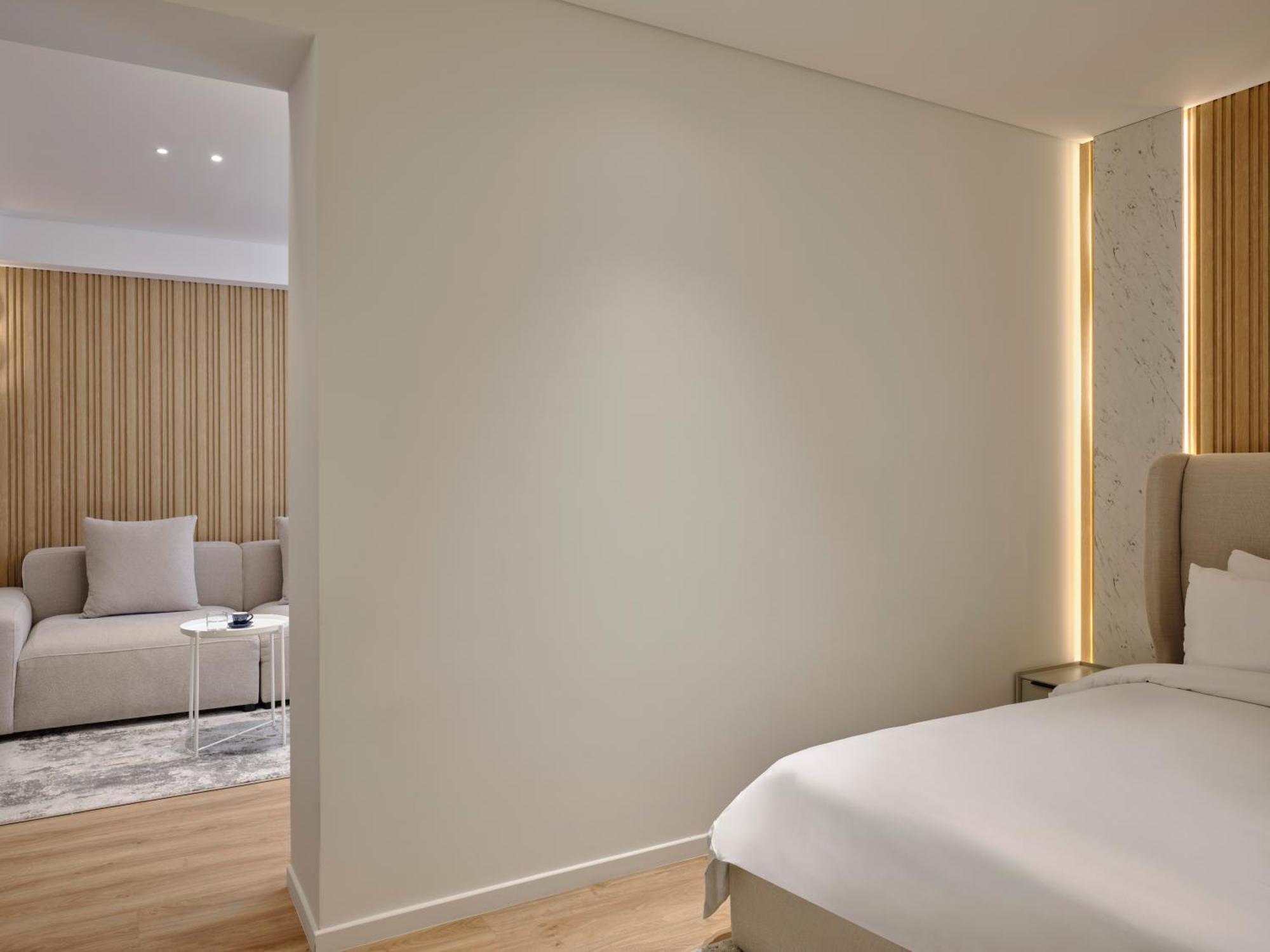 Nur Aparthotel Атина Екстериор снимка