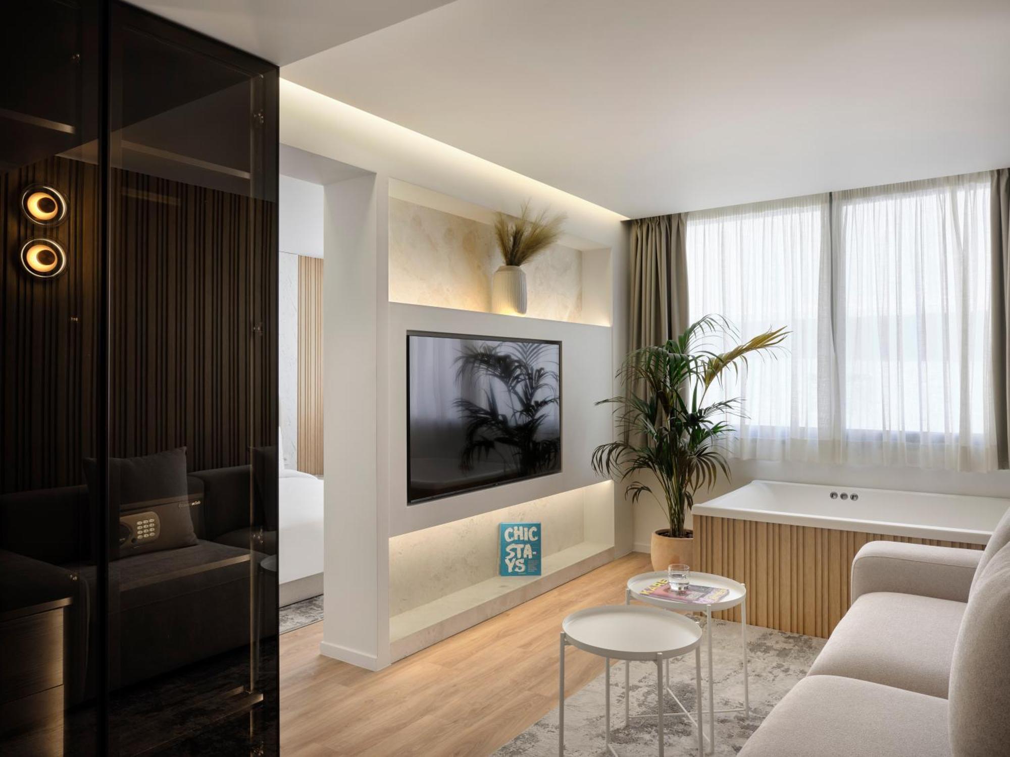 Nur Aparthotel Атина Екстериор снимка